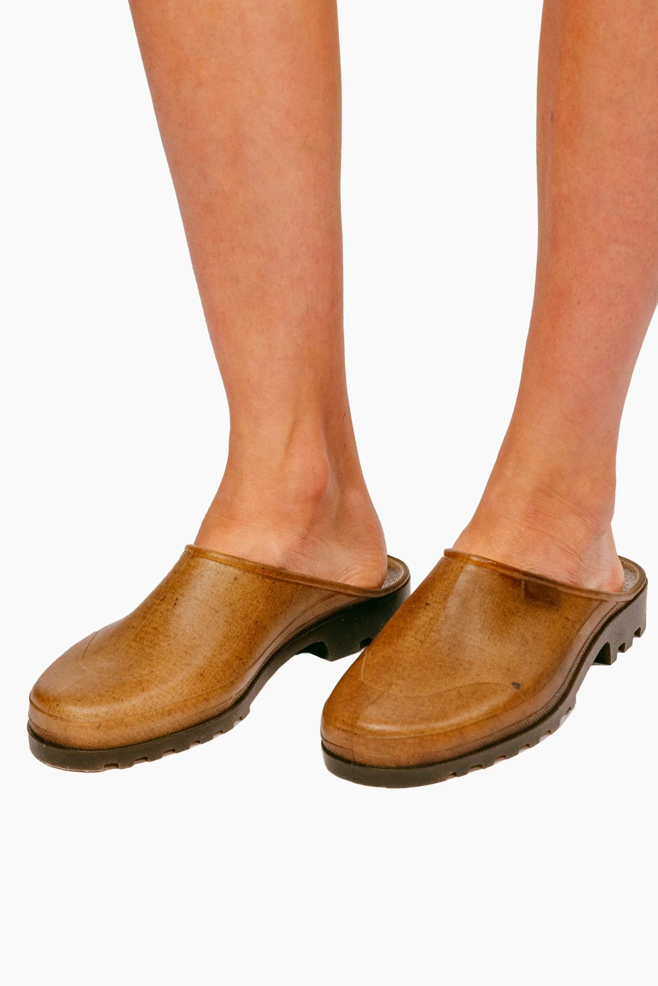 French Recycled Hemp Mules in Sepia - Image 4