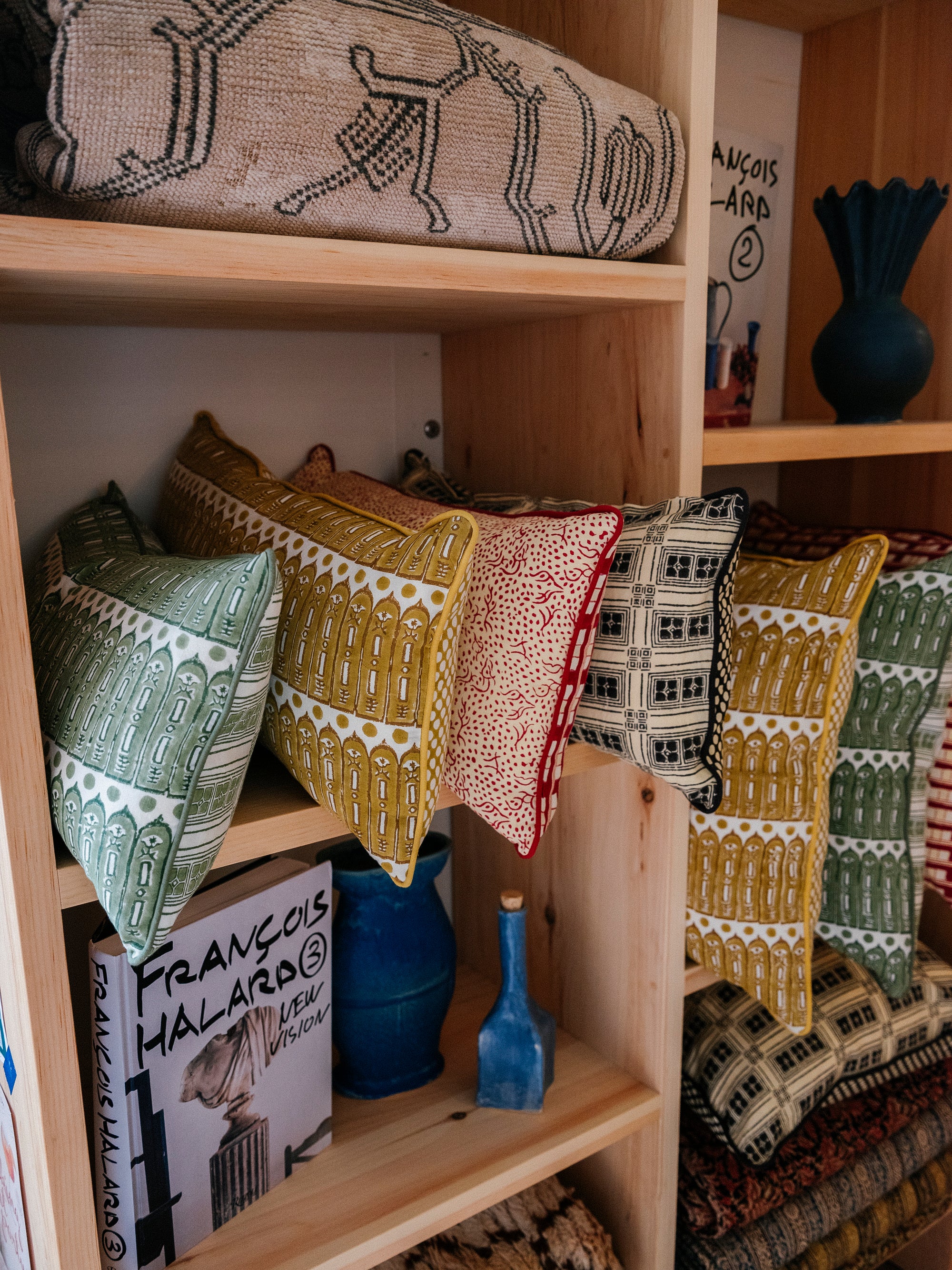Passero Lumbar Pillow - Image 4