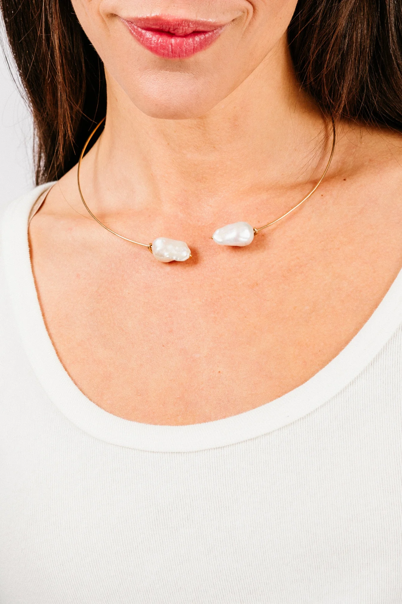 White Baroque Pearl Collar - Image 3